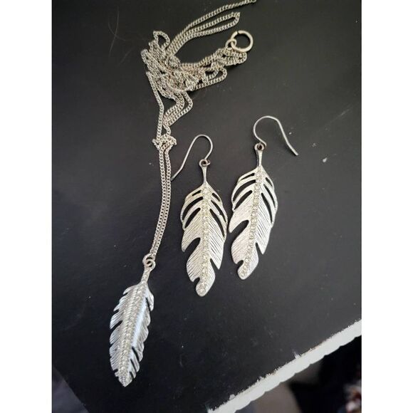 Beautiful silver leaf set long chain. - Picture 1 of 3